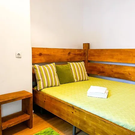 Housegogo Apartament *